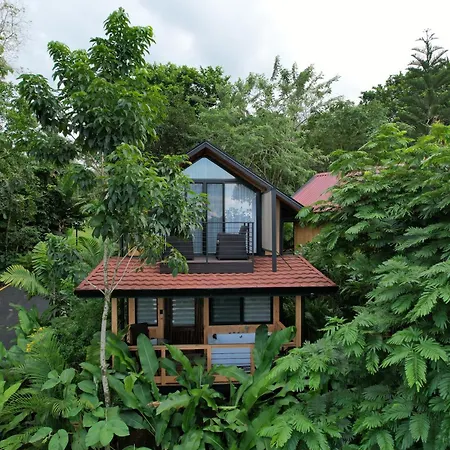Alto'S Gardens Villa